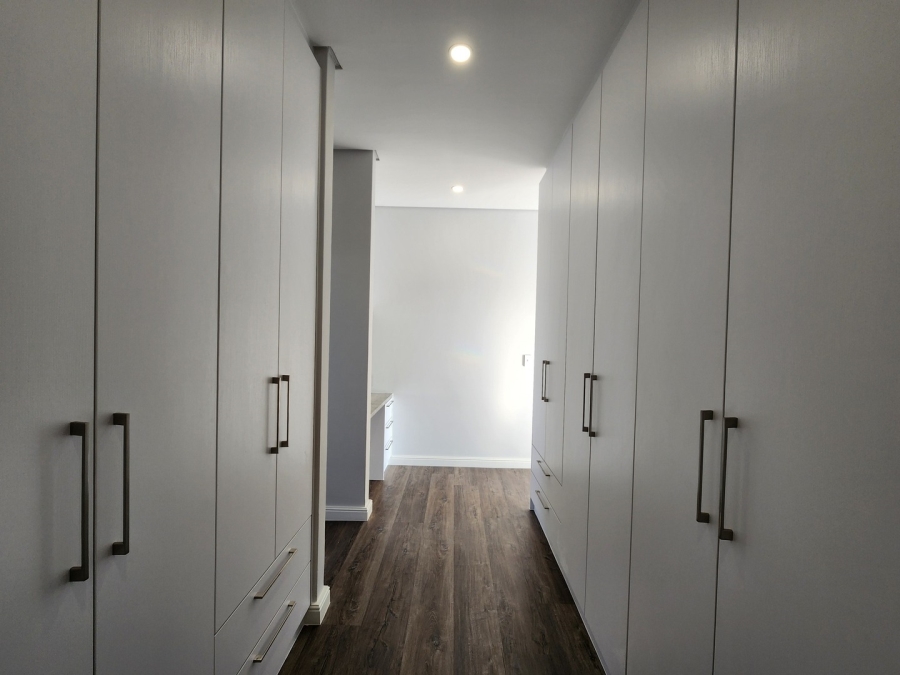 4 Bedroom Property for Sale in Flamingo Vlei Western Cape